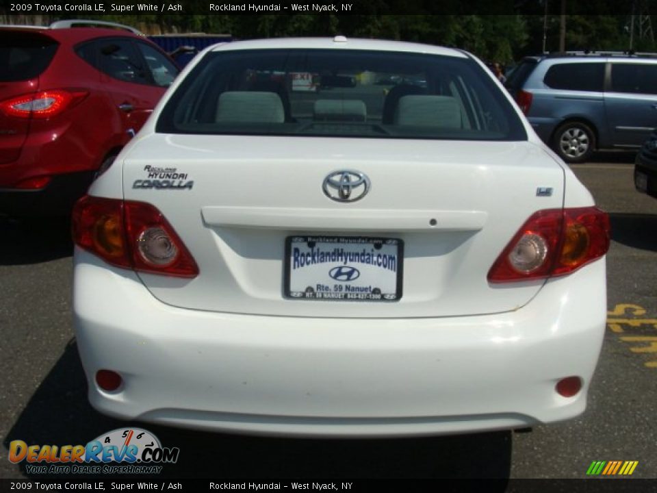 2009 Toyota Corolla LE Super White / Ash Photo #5