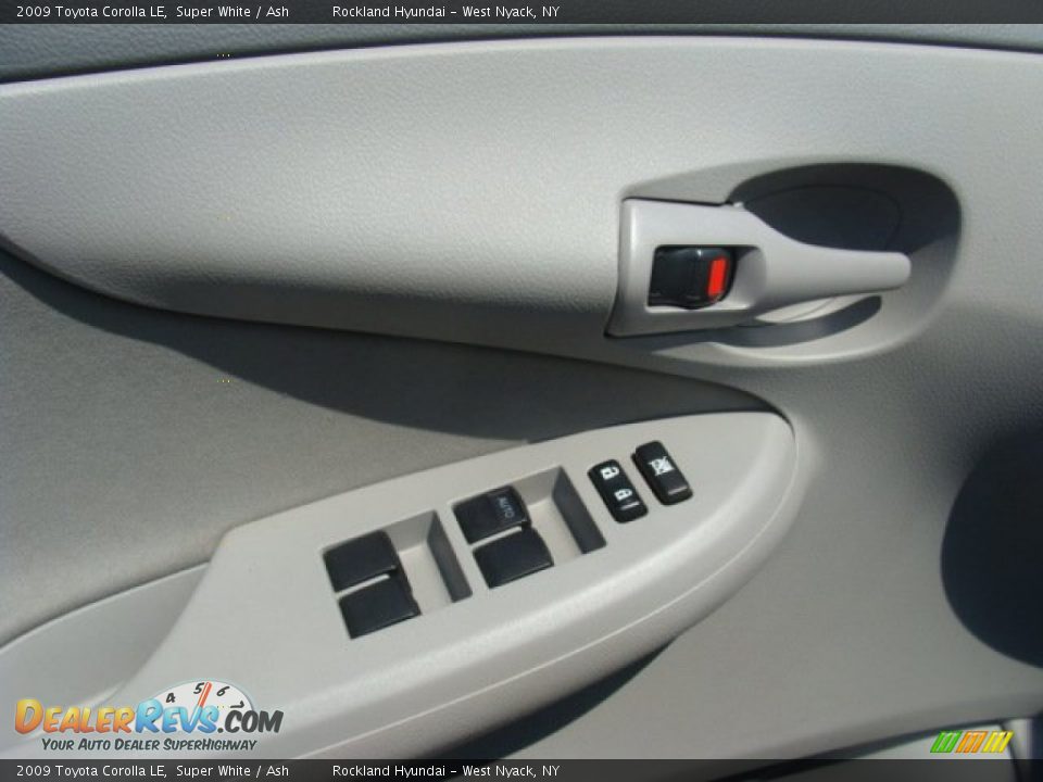 2009 Toyota Corolla LE Super White / Ash Photo #8