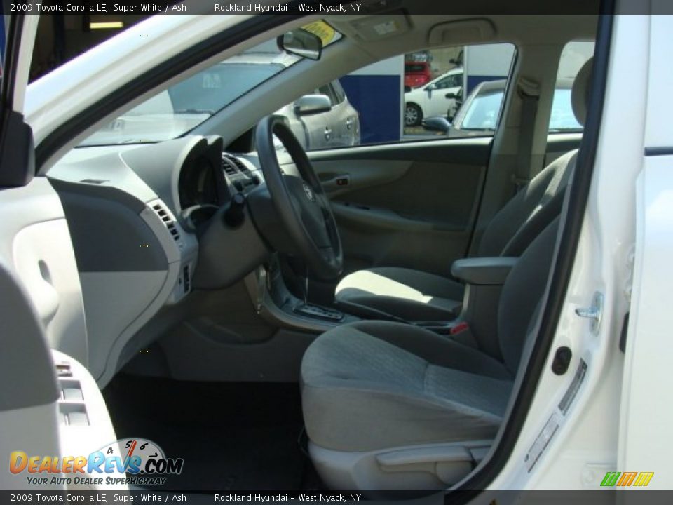 2009 Toyota Corolla LE Super White / Ash Photo #10