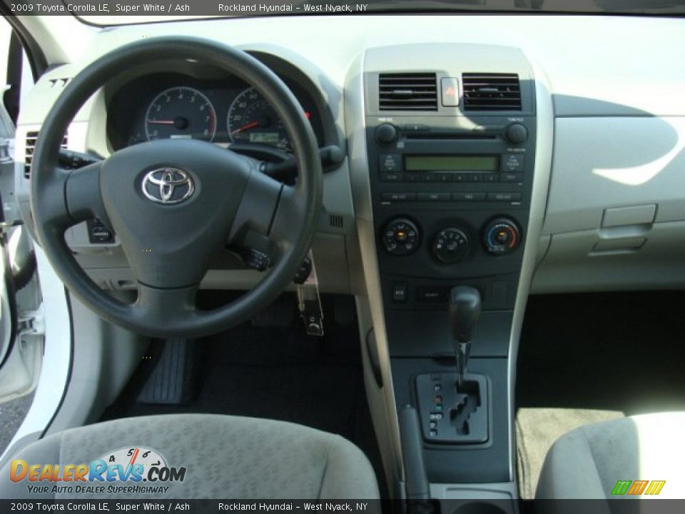 2009 Toyota Corolla LE Super White / Ash Photo #11