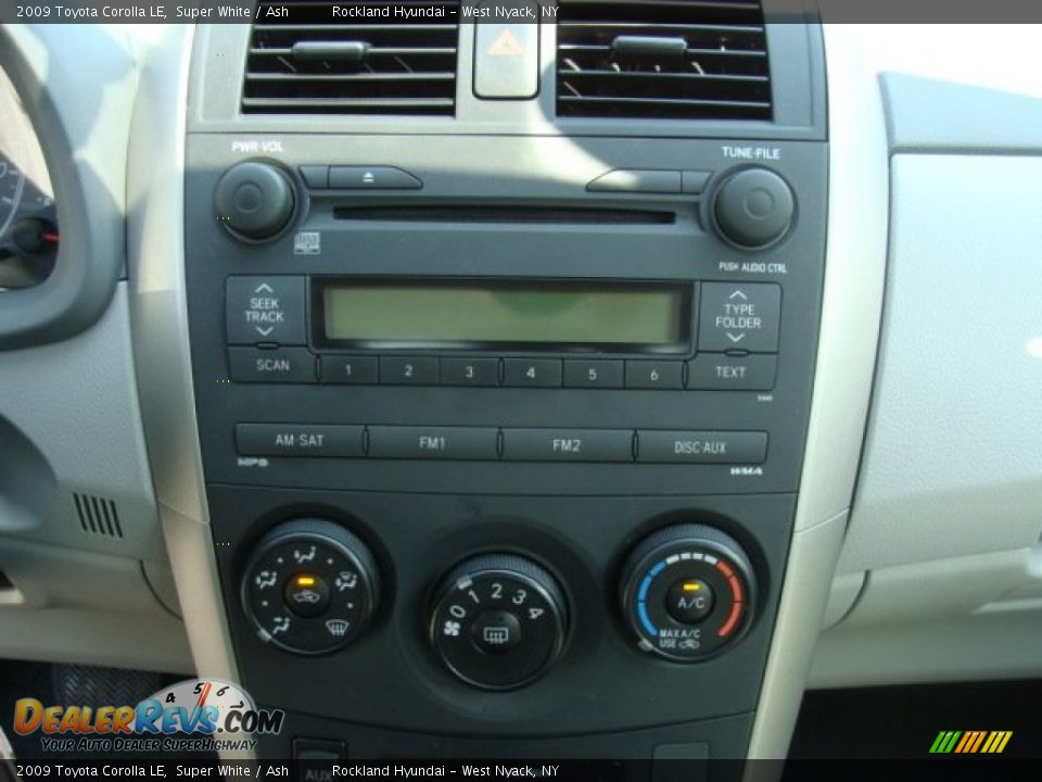 2009 Toyota Corolla LE Super White / Ash Photo #15