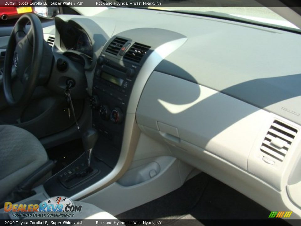 2009 Toyota Corolla LE Super White / Ash Photo #22