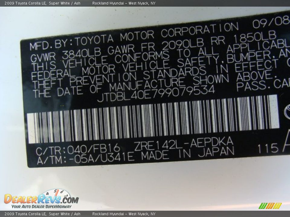 2009 Toyota Corolla LE Super White / Ash Photo #28