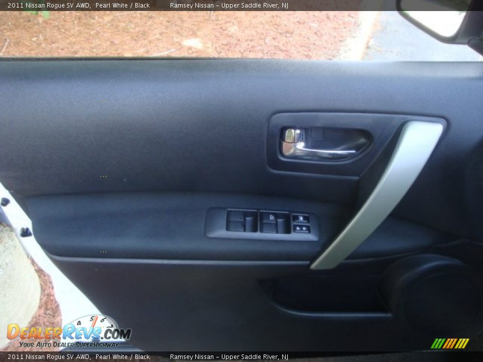 2011 Nissan Rogue SV AWD Pearl White / Black Photo #21