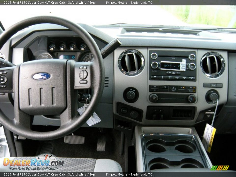 Controls of 2015 Ford F250 Super Duty XLT Crew Cab Photo #28
