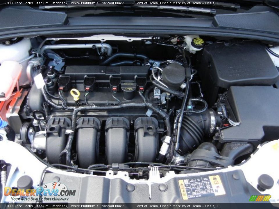 2014 Ford Focus Titanium Hatchback White Platinum / Charcoal Black Photo #11