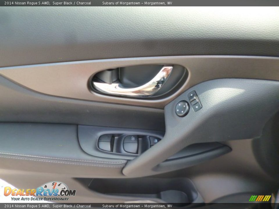 2014 Nissan Rogue S AWD Super Black / Charcoal Photo #17
