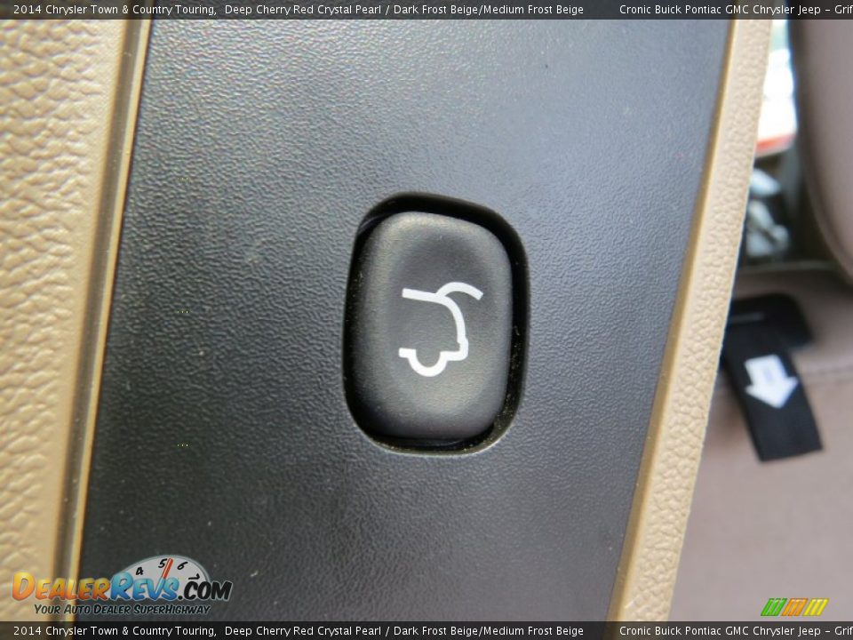 2014 Chrysler Town & Country Touring Deep Cherry Red Crystal Pearl / Dark Frost Beige/Medium Frost Beige Photo #18