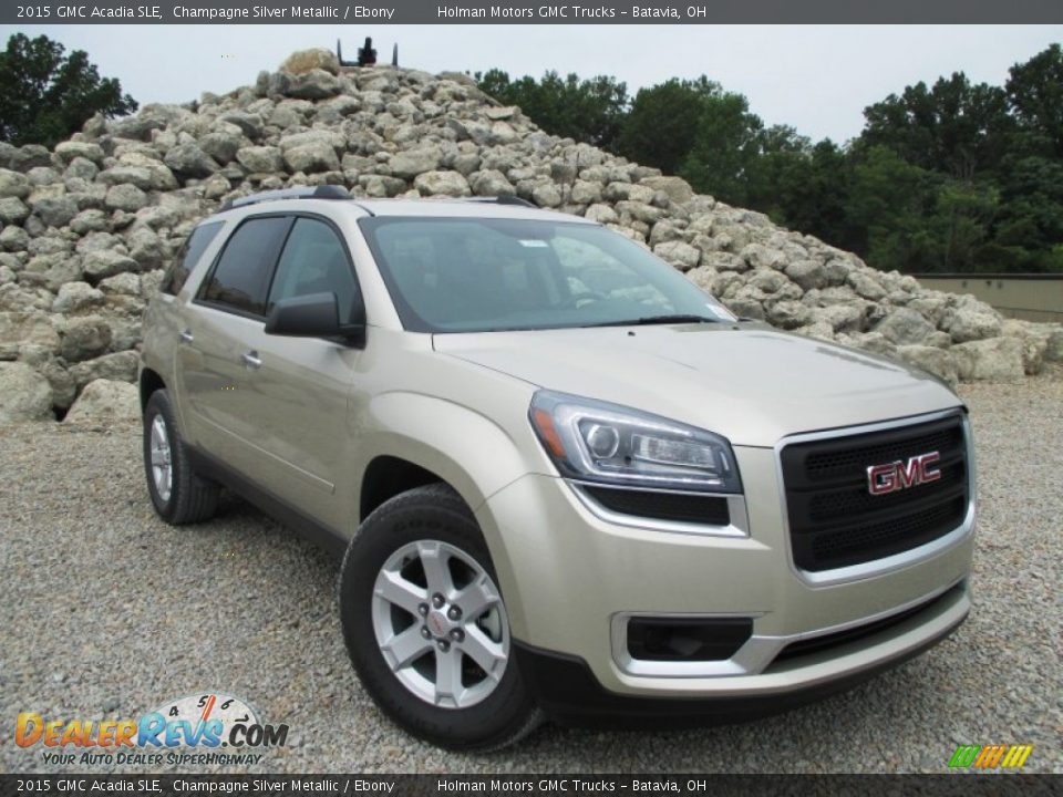Front 3/4 View of 2015 GMC Acadia SLE Photo #1