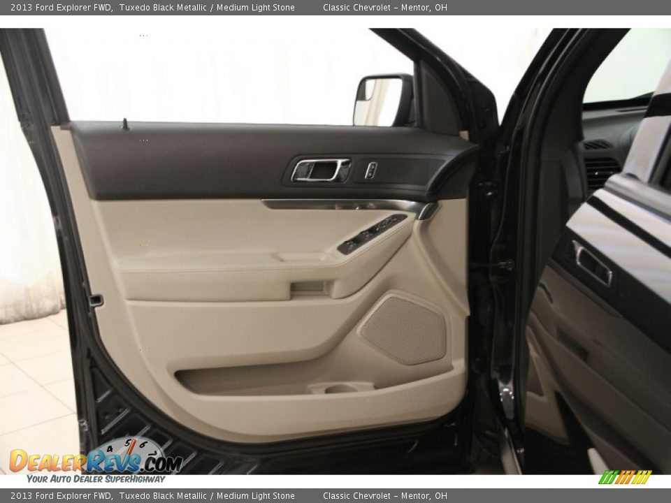 2013 Ford Explorer FWD Tuxedo Black Metallic / Medium Light Stone Photo #4