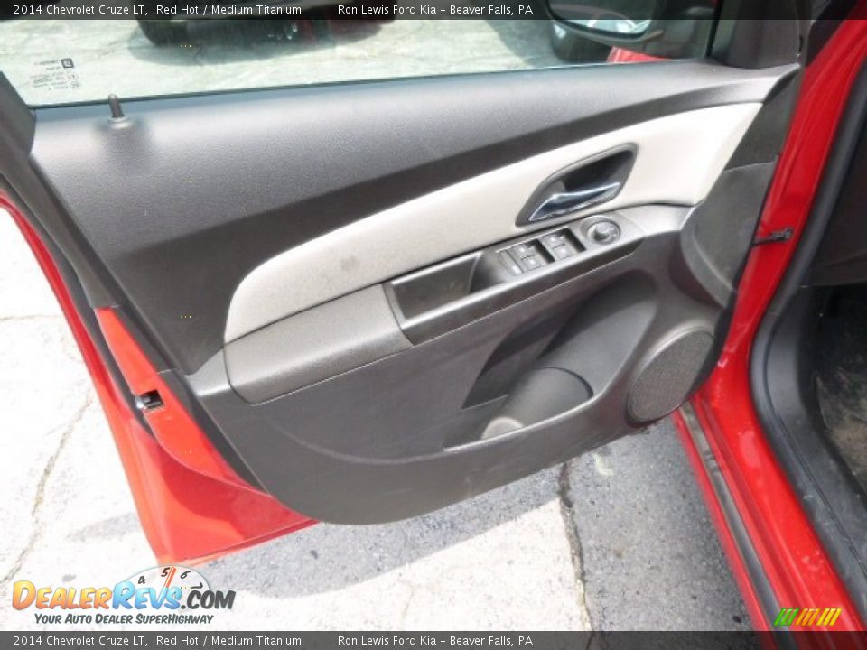 2014 Chevrolet Cruze LT Red Hot / Medium Titanium Photo #11