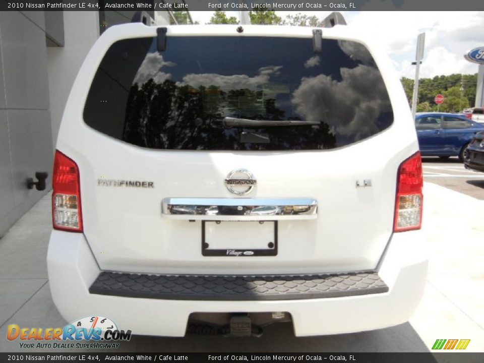 2010 Nissan Pathfinder LE 4x4 Avalanche White / Cafe Latte Photo #3