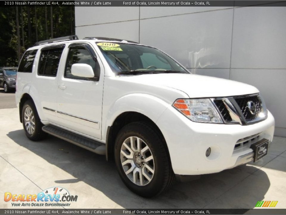 2010 Nissan Pathfinder LE 4x4 Avalanche White / Cafe Latte Photo #6