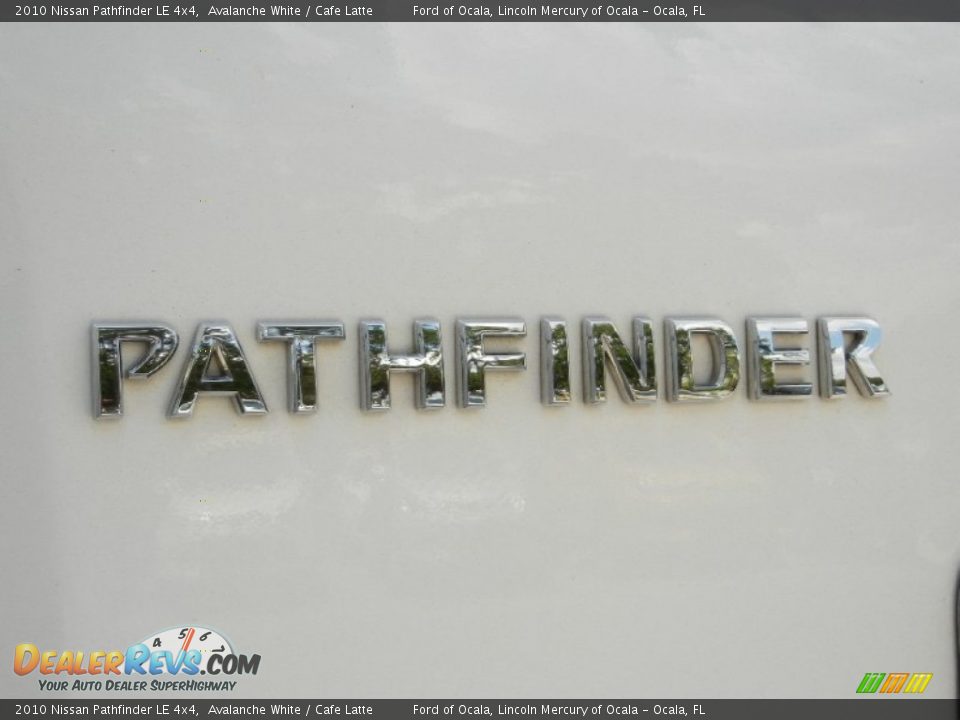 2010 Nissan Pathfinder LE 4x4 Avalanche White / Cafe Latte Photo #8