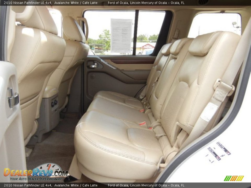2010 Nissan Pathfinder LE 4x4 Avalanche White / Cafe Latte Photo #15