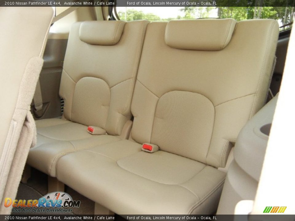 2010 Nissan Pathfinder LE 4x4 Avalanche White / Cafe Latte Photo #17