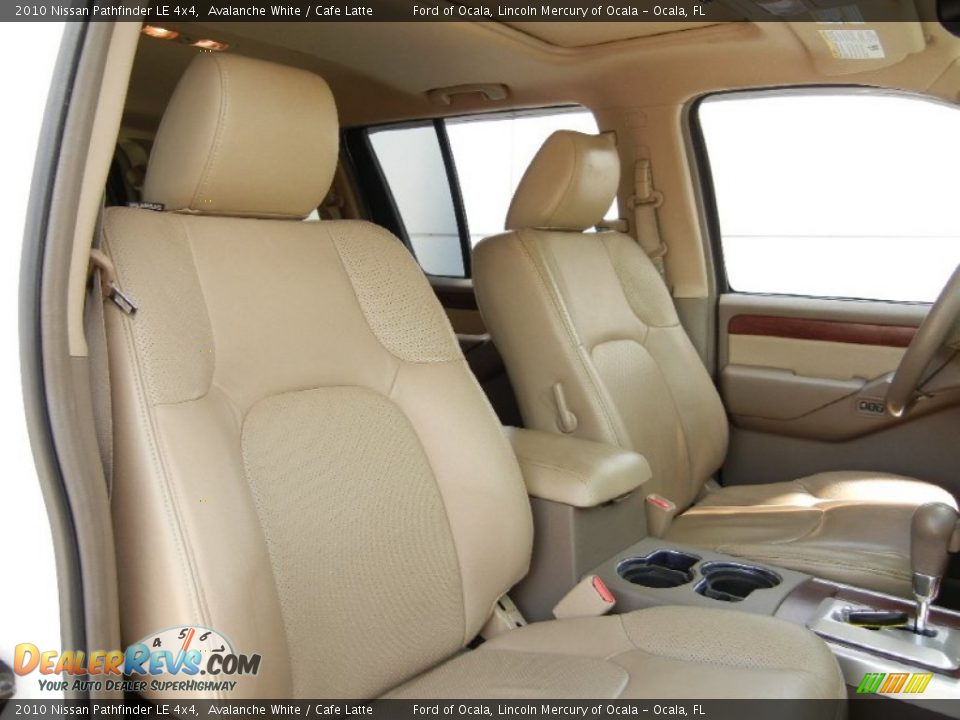 2010 Nissan Pathfinder LE 4x4 Avalanche White / Cafe Latte Photo #19