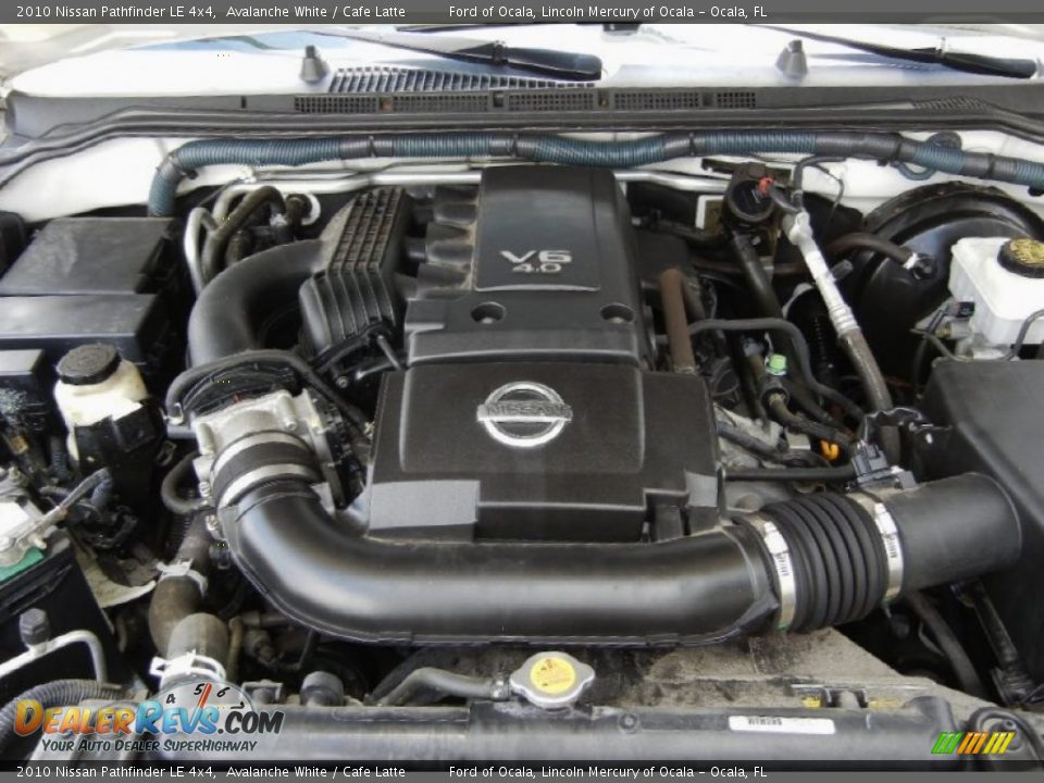 2010 Nissan Pathfinder LE 4x4 Avalanche White / Cafe Latte Photo #29