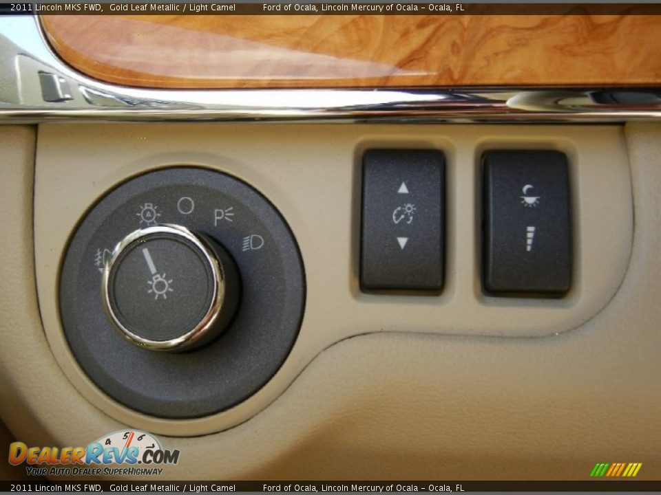 2011 Lincoln MKS FWD Gold Leaf Metallic / Light Camel Photo #23