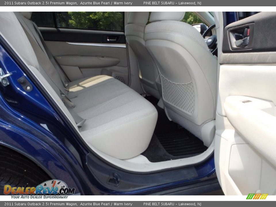 2011 Subaru Outback 2.5i Premium Wagon Azurite Blue Pearl / Warm Ivory Photo #12