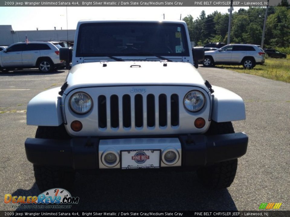 2009 Jeep Wrangler Unlimited Sahara 4x4 Bright Silver Metallic / Dark Slate Gray/Medium Slate Gray Photo #2