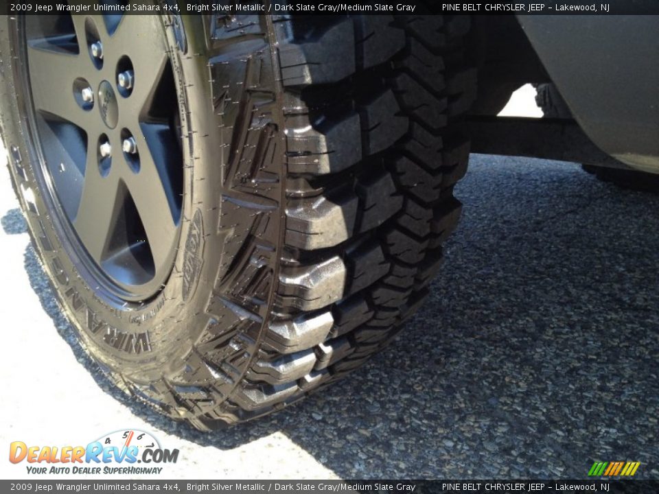 2009 Jeep Wrangler Unlimited Sahara 4x4 Bright Silver Metallic / Dark Slate Gray/Medium Slate Gray Photo #21