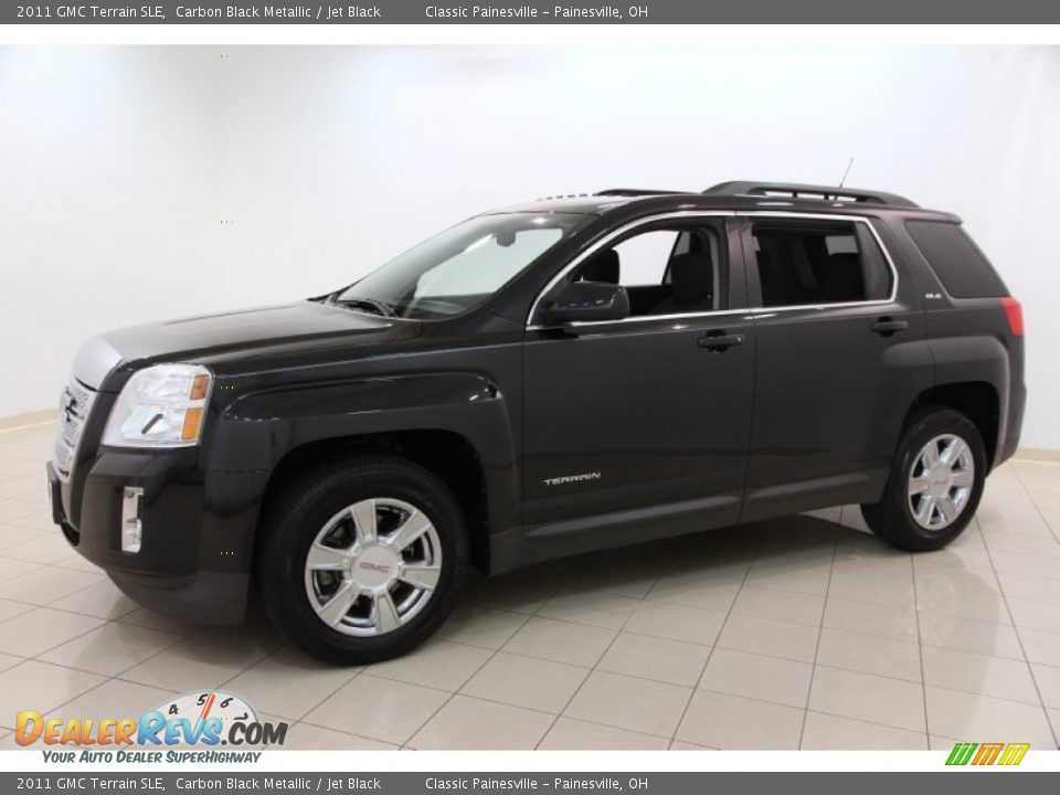 Front 3/4 View of 2011 GMC Terrain SLE Photo #3