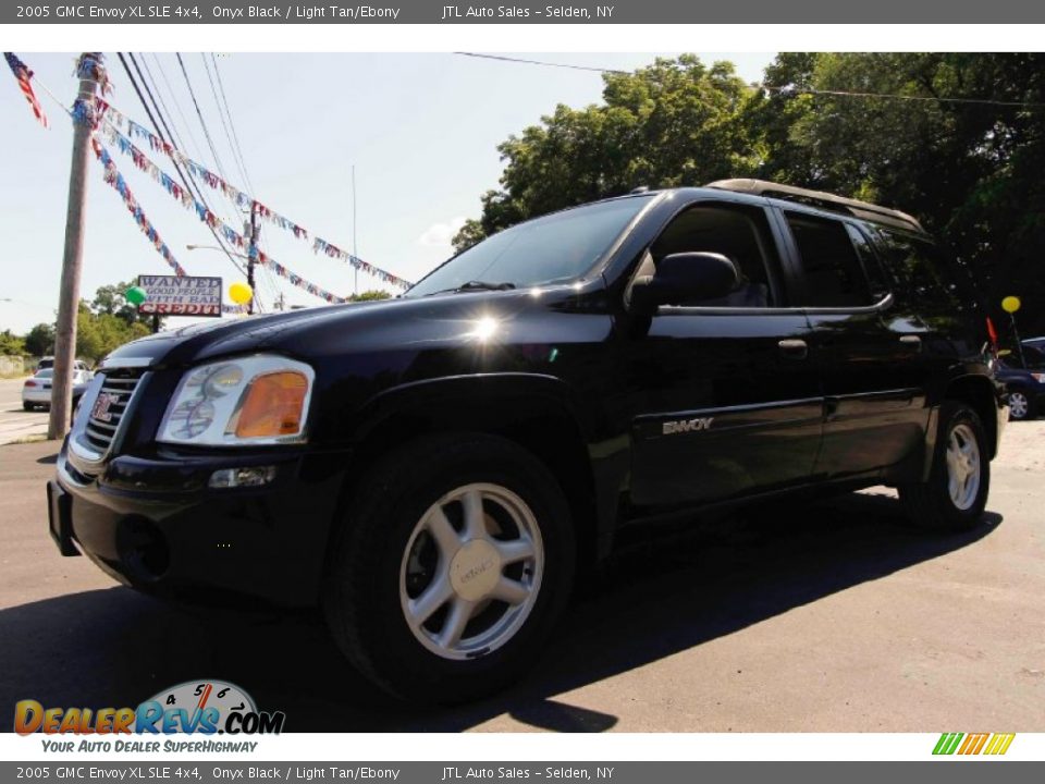 2005 GMC Envoy XL SLE 4x4 Onyx Black / Light Tan/Ebony Photo #3