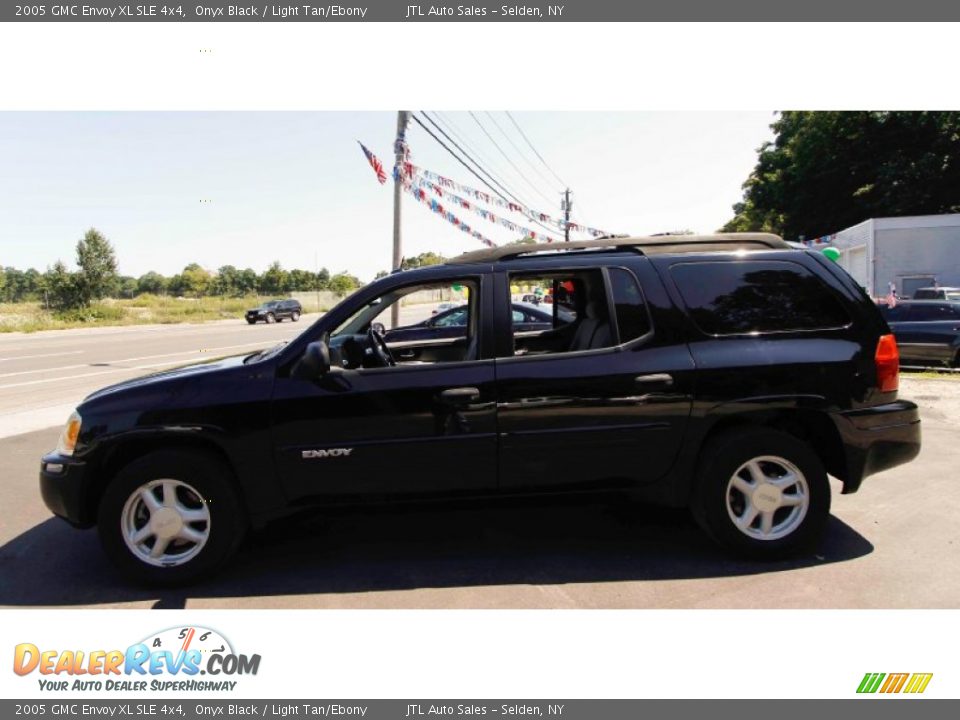 2005 GMC Envoy XL SLE 4x4 Onyx Black / Light Tan/Ebony Photo #4