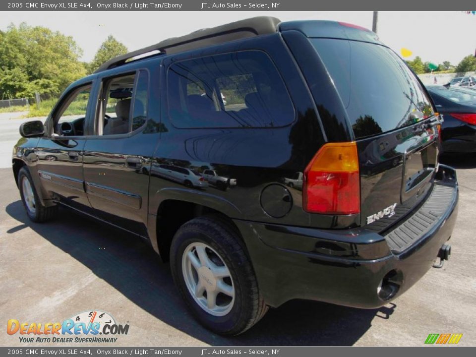 2005 GMC Envoy XL SLE 4x4 Onyx Black / Light Tan/Ebony Photo #5