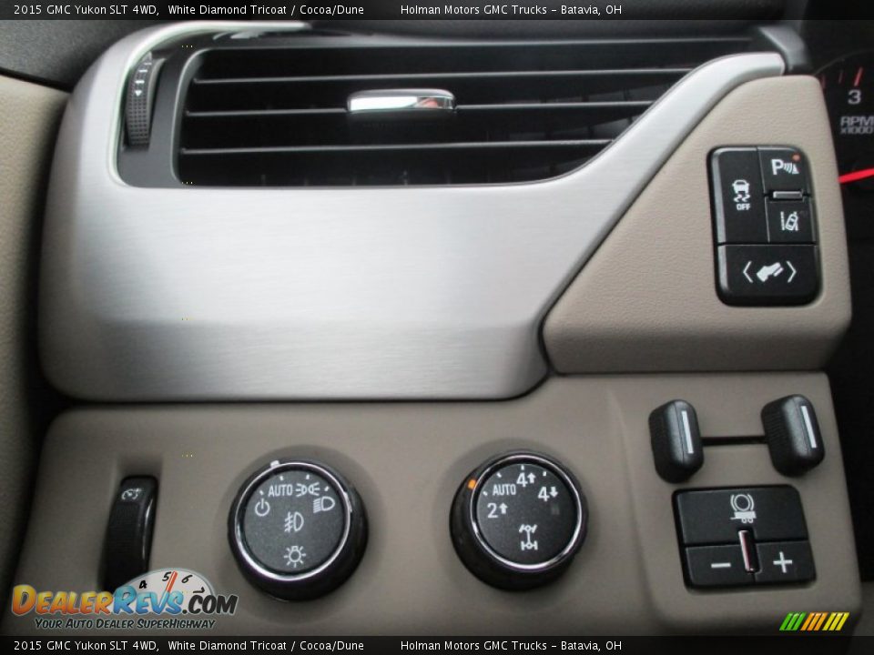 2015 GMC Yukon SLT 4WD White Diamond Tricoat / Cocoa/Dune Photo #28