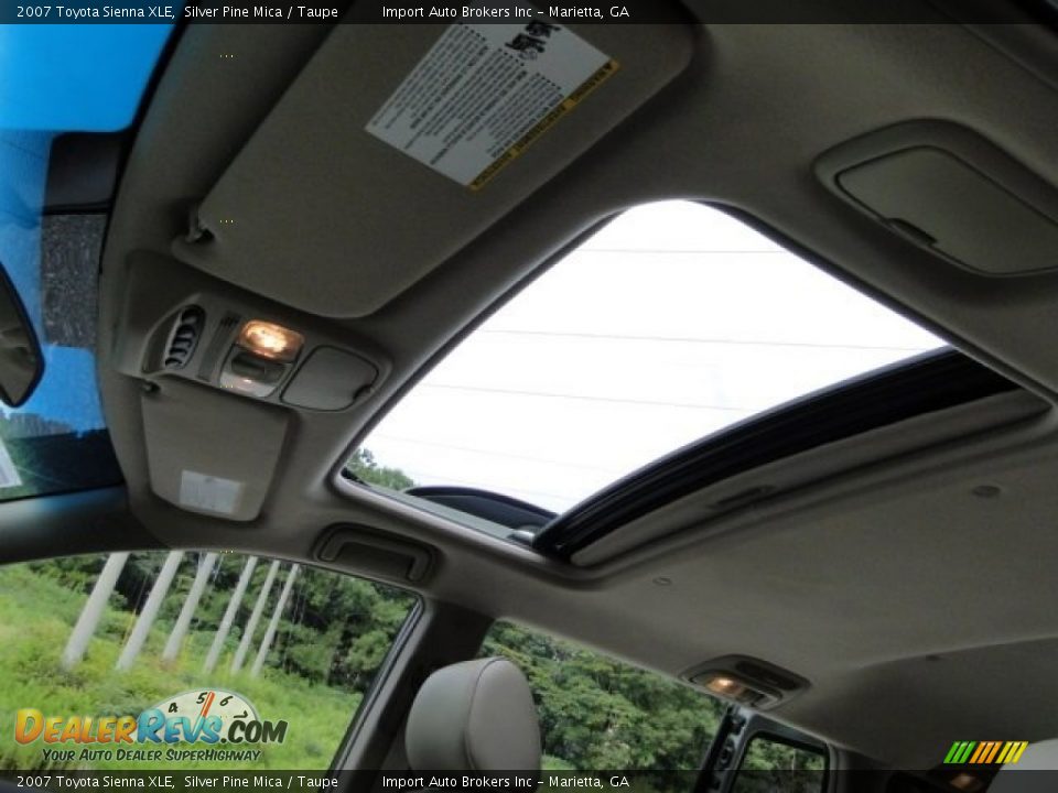 2007 Toyota Sienna XLE Silver Pine Mica / Taupe Photo #8