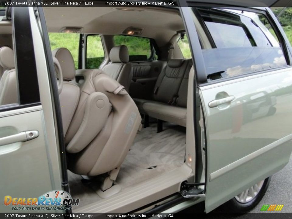 2007 Toyota Sienna XLE Silver Pine Mica / Taupe Photo #21