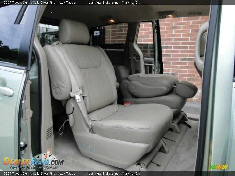2007 Toyota Sienna XLE Silver Pine Mica / Taupe Photo #24