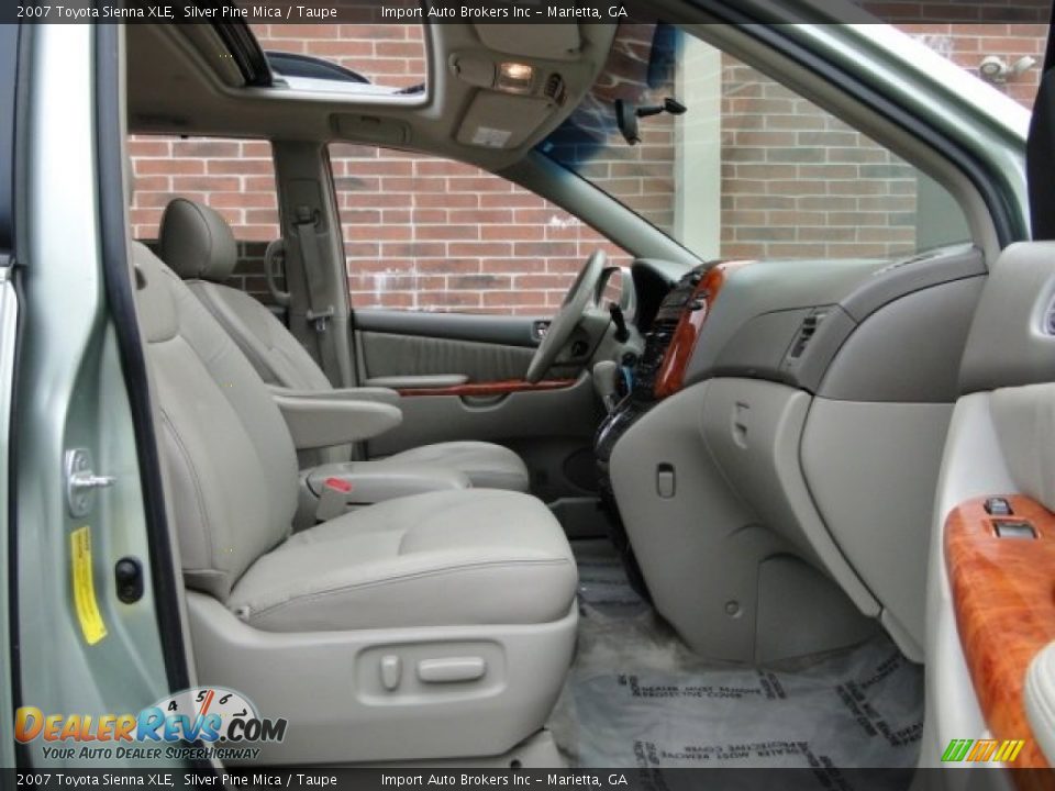 2007 Toyota Sienna XLE Silver Pine Mica / Taupe Photo #25