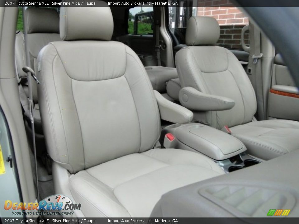 2007 Toyota Sienna XLE Silver Pine Mica / Taupe Photo #26
