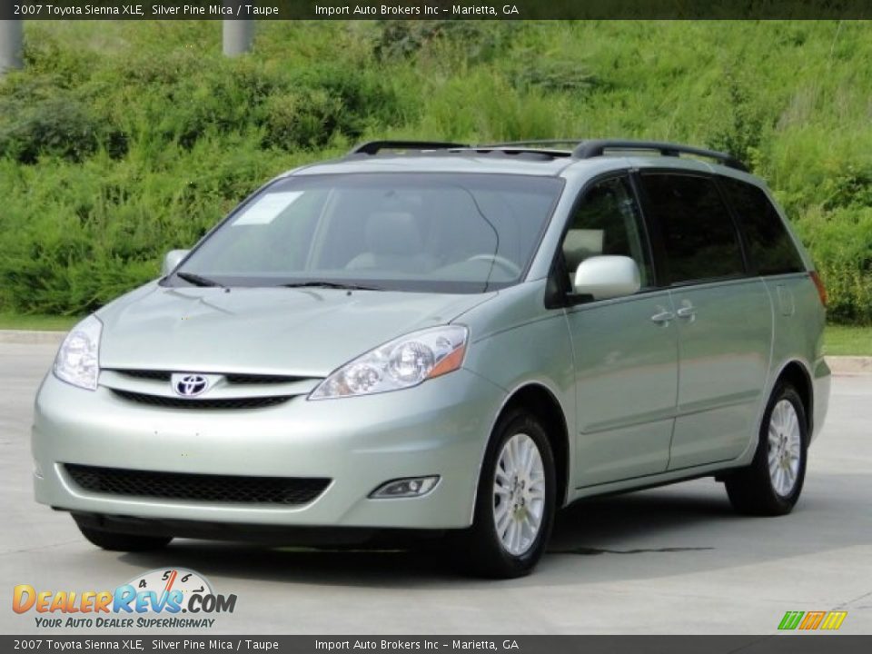 2007 Toyota Sienna XLE Silver Pine Mica / Taupe Photo #30