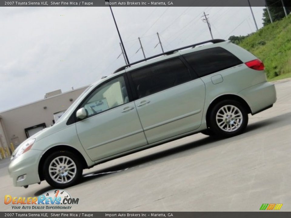 2007 Toyota Sienna XLE Silver Pine Mica / Taupe Photo #31