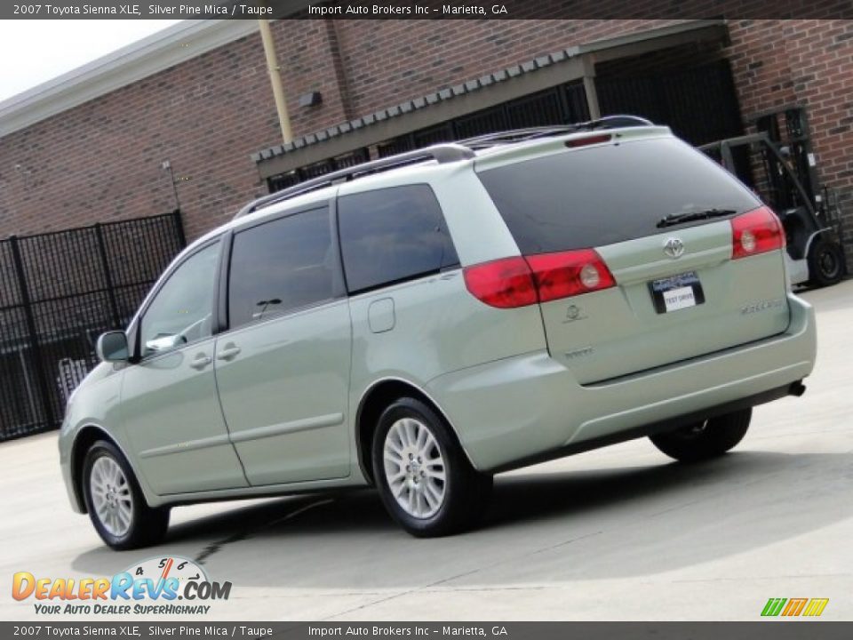 2007 Toyota Sienna XLE Silver Pine Mica / Taupe Photo #32