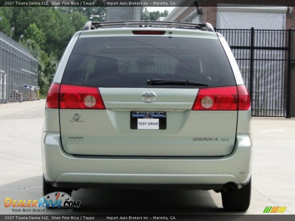2007 Toyota Sienna XLE Silver Pine Mica / Taupe Photo #33
