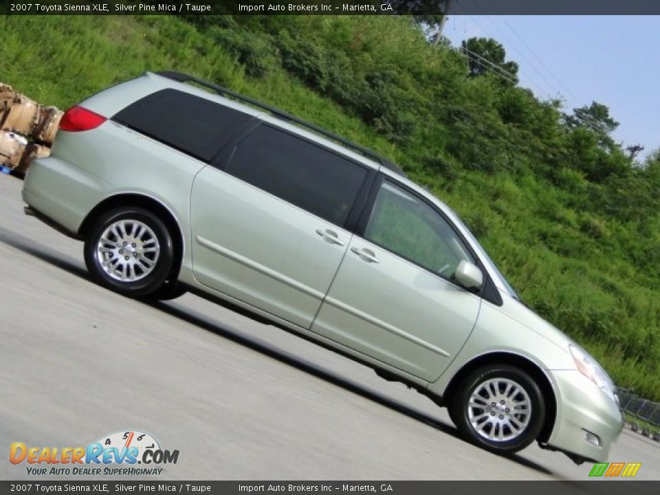 2007 Toyota Sienna XLE Silver Pine Mica / Taupe Photo #35