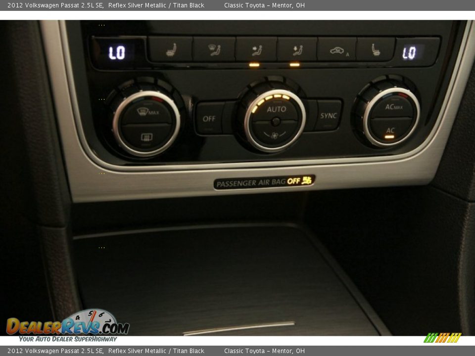 2012 Volkswagen Passat 2.5L SE Reflex Silver Metallic / Titan Black Photo #19