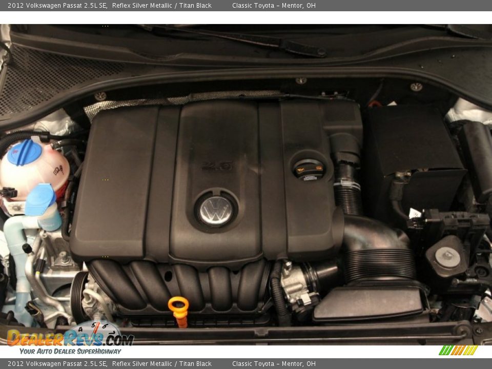2012 Volkswagen Passat 2.5L SE Reflex Silver Metallic / Titan Black Photo #27