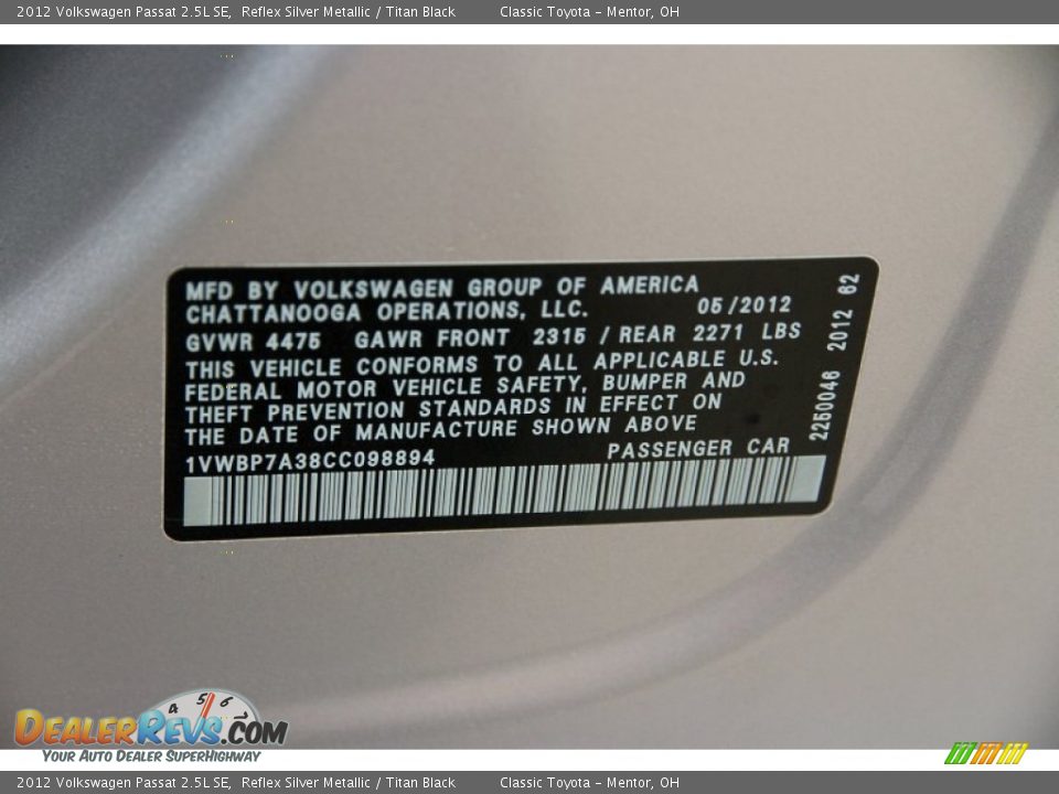 2012 Volkswagen Passat 2.5L SE Reflex Silver Metallic / Titan Black Photo #30