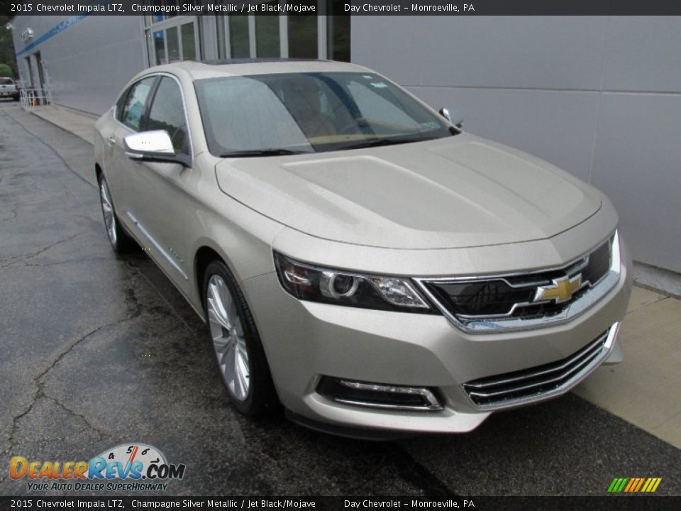 Front 3/4 View of 2015 Chevrolet Impala LTZ Photo #9