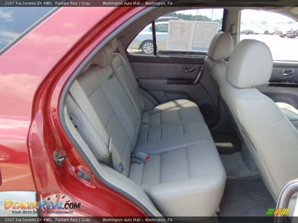 2007 Kia Sorento EX 4WD Radiant Red / Gray Photo #18