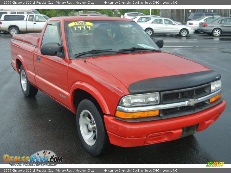 Front 3/4 View of 1999 Chevrolet S10 LS Regular Cab Photo #1