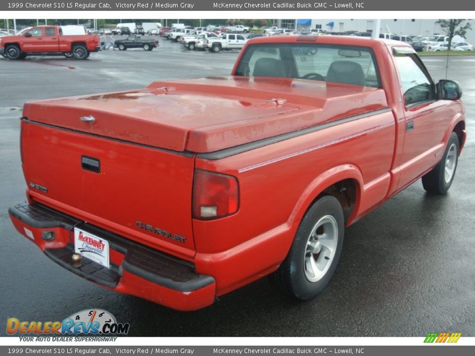1999 Chevrolet S10 LS Regular Cab Victory Red / Medium Gray Photo #5