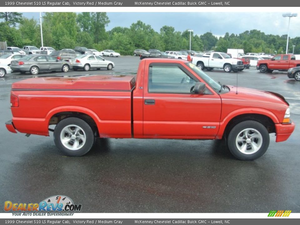 1999 Chevrolet S10 LS Regular Cab Victory Red / Medium Gray Photo #6