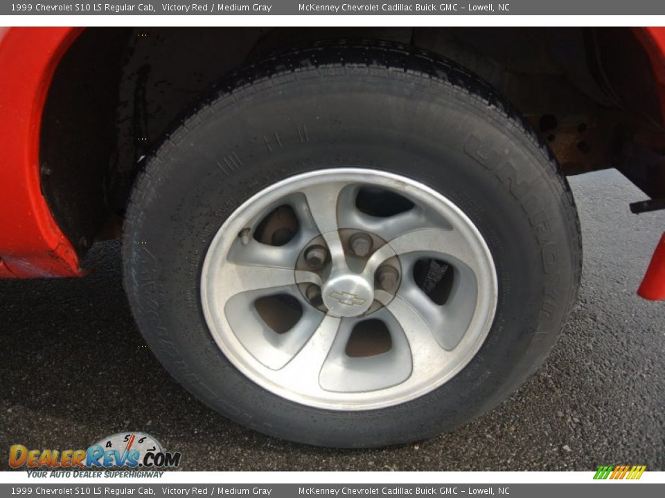 1999 Chevrolet S10 LS Regular Cab Victory Red / Medium Gray Photo #23